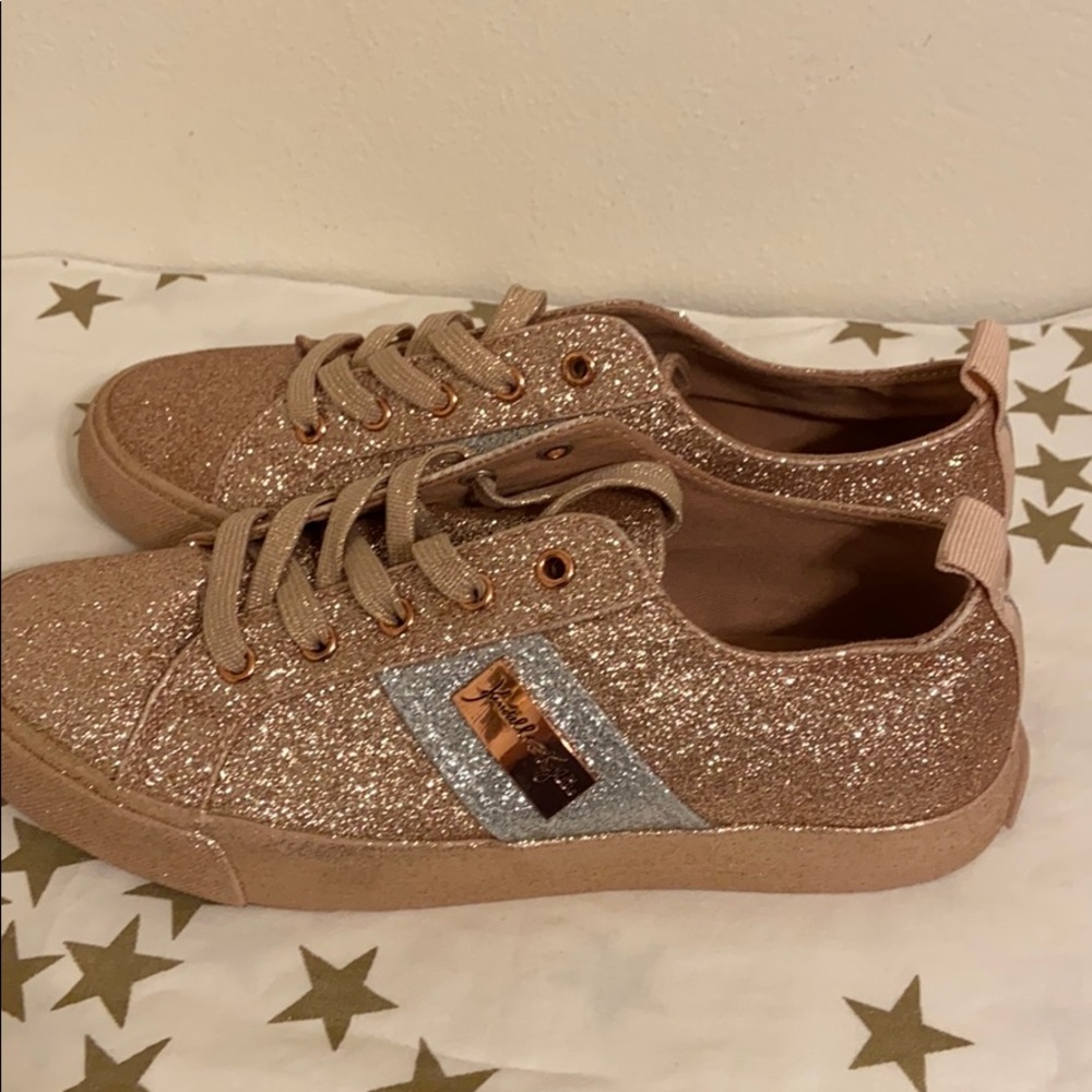 Kendall + Kylie Obey women’s sneakers - Picture 3 of 5